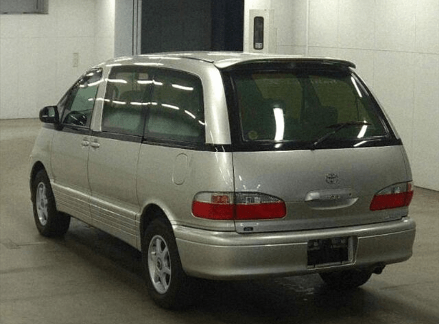 Toyota Estima JDM car for sale — photo 2 of 10