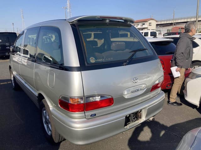Toyota Estima JDM car for sale — photo 5 of 10