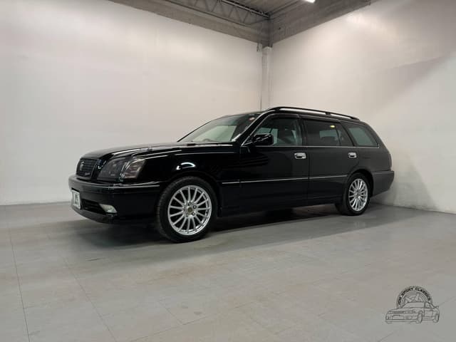 Toyota Crown JDM car for sale — photo 10 of 10