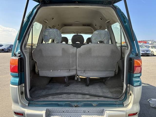 Mitsubishi Delica JDM car for sale — photo 5 of 6