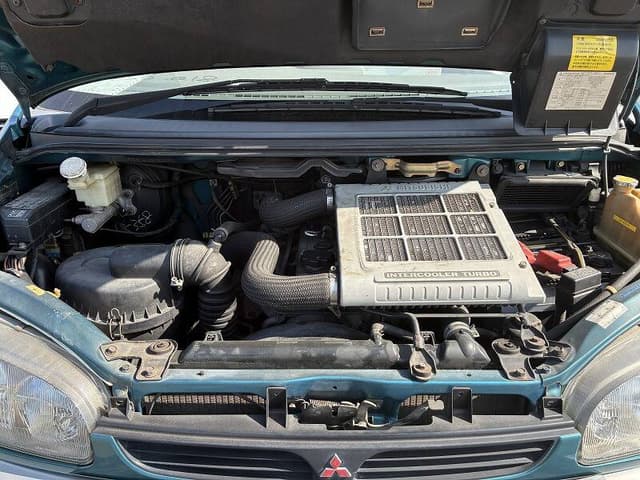 Mitsubishi Delica JDM car for sale — photo 6 of 6