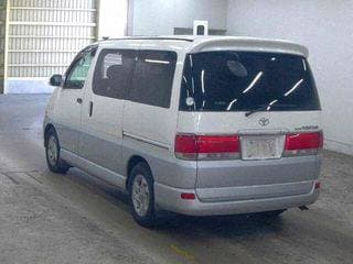 Toyota Regius JDM car for sale — photo 2 of 9