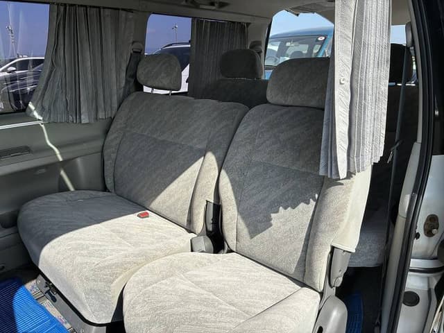 Toyota Regius JDM car for sale — photo 8 of 9