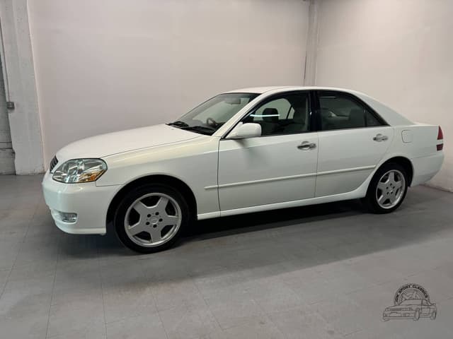 Toyota Mark II JDM car for sale — photo 9 of 10