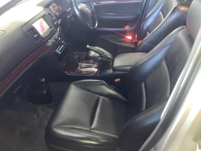 Toyota Mark II JDM car for sale — photo 6 of 10
