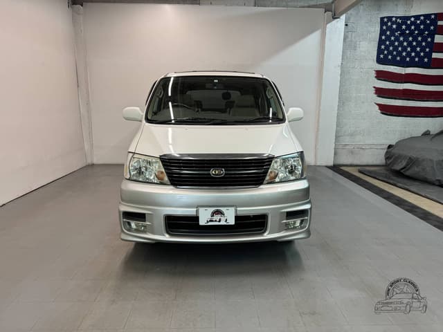 Toyota Granvia JDM car for sale — photo 5 of 10
