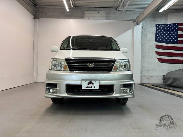 Toyota Granvia JDM car for sale — photo 6 of 10
