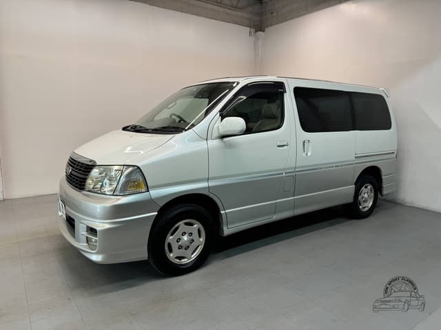 Toyota Granvia JDM car for sale — photo 9 of 10