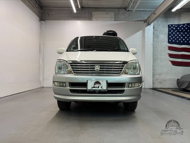 Toyota Regius JDM car for sale — photo 5 of 10