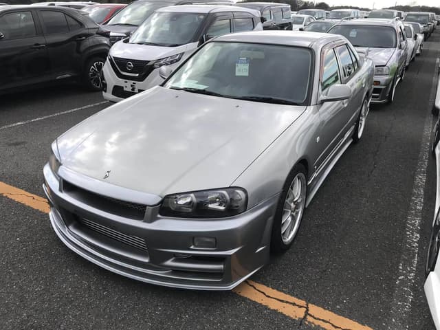 Nissan Skyline JDM car for sale — photo 2 of 9