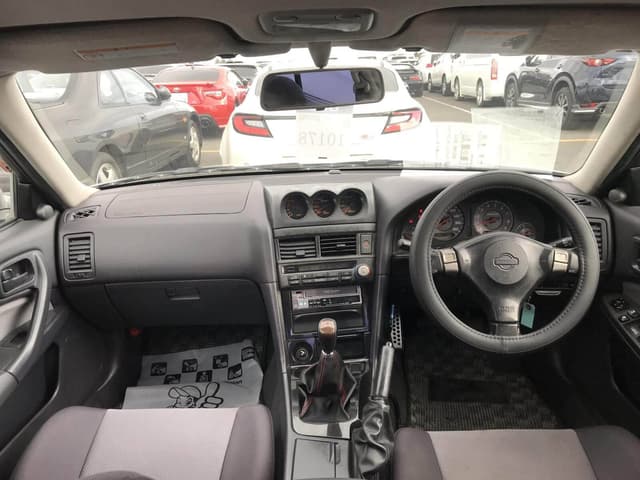 Nissan Skyline JDM car for sale — photo 5 of 9