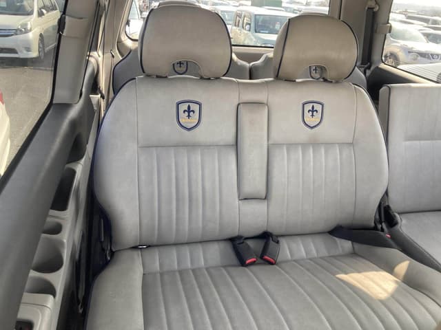 Mitsubishi Delica JDM car for sale — photo 9 of 10