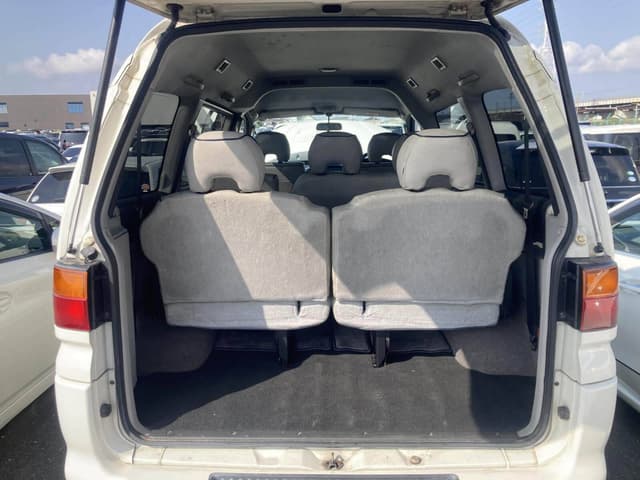 Mitsubishi Delica JDM car for sale — photo 10 of 10
