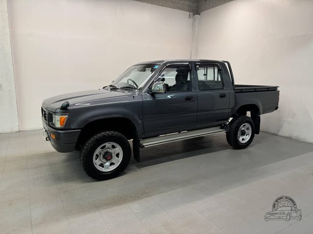 Toyota Hilux JDM car for sale — photo 9 of 10