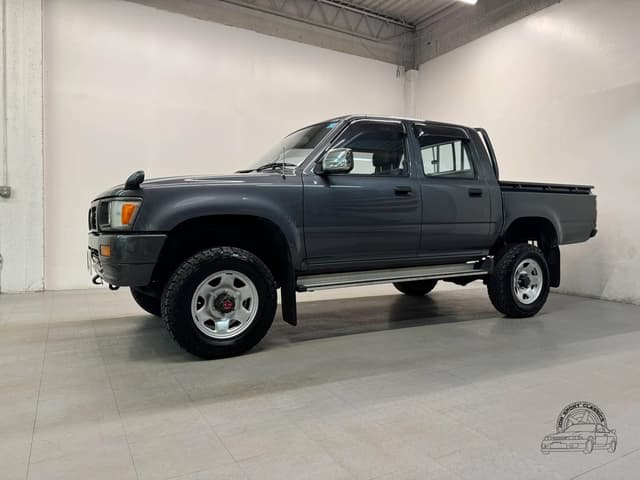 Toyota Hilux JDM car for sale — photo 10 of 10