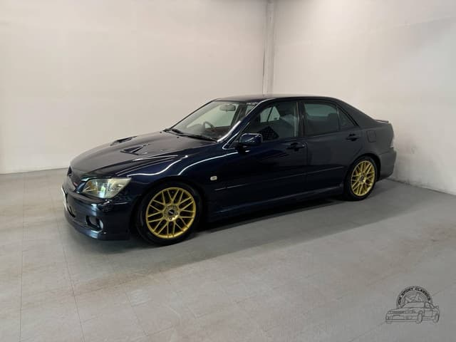 Toyota Altezza JDM car for sale — photo 9 of 10