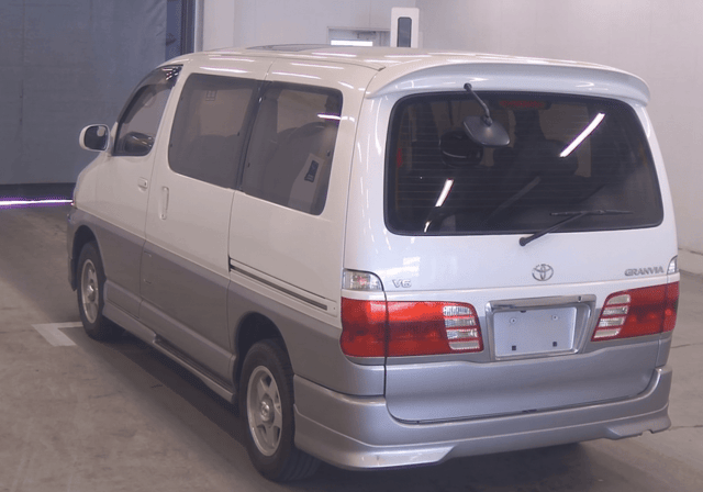 Toyota Grand Hiace JDM car for sale — photo 2 of 10