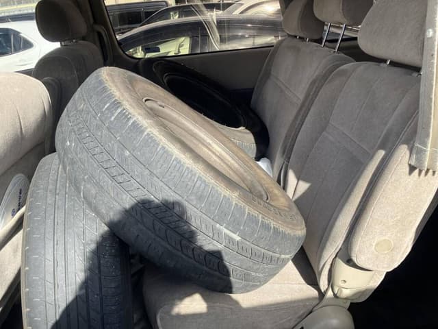 Toyota Grand Hiace JDM car for sale — photo 9 of 10