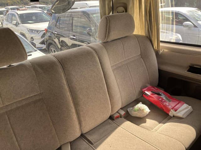 Toyota Grand Hiace JDM car for sale — photo 10 of 10