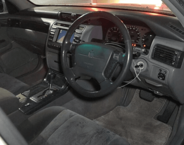 Toyota Crown JDM car for sale — photo 5 of 8