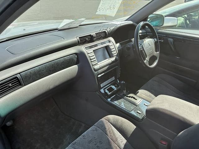 Toyota Crown JDM car for sale — photo 6 of 8