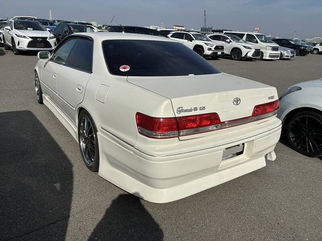 Toyota Mark II JDM car for sale — photo 4 of 8