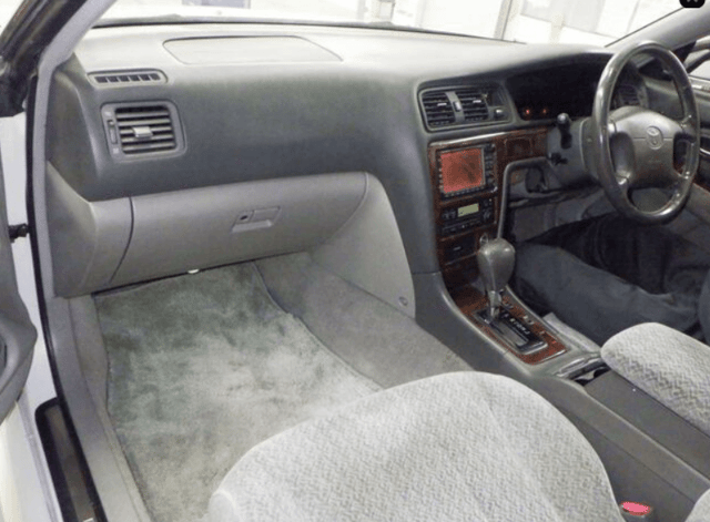 Toyota Mark II JDM car for sale — photo 5 of 8