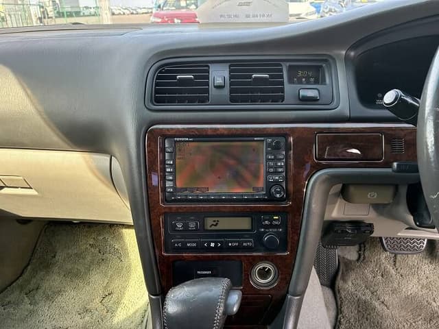 Toyota Mark II JDM car for sale — photo 6 of 8