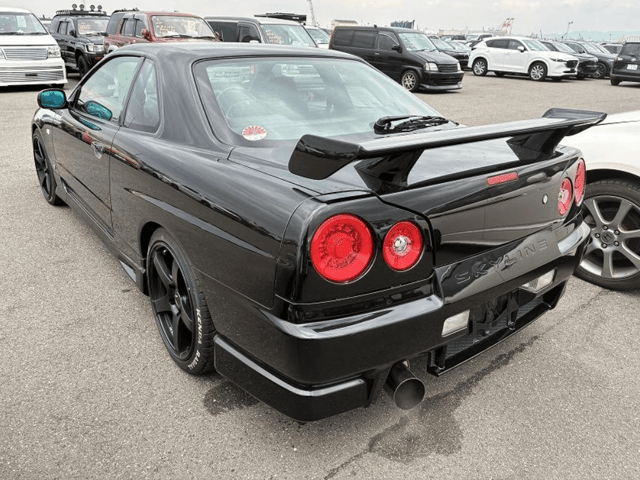Nissan Skyline JDM car for sale — photo 2 of 8
