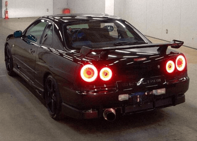 Nissan Skyline JDM car for sale — photo 4 of 8