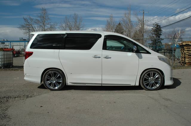 Toyota Alphard JDM car for sale — photo 10 of 10
