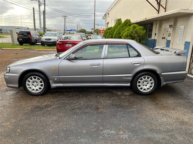 1998 Nissan Skyline JDM car for sale — photo 4 of 10