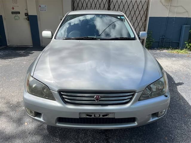 1998 Toyota Altezza JDM car for sale — photo 2 of 10