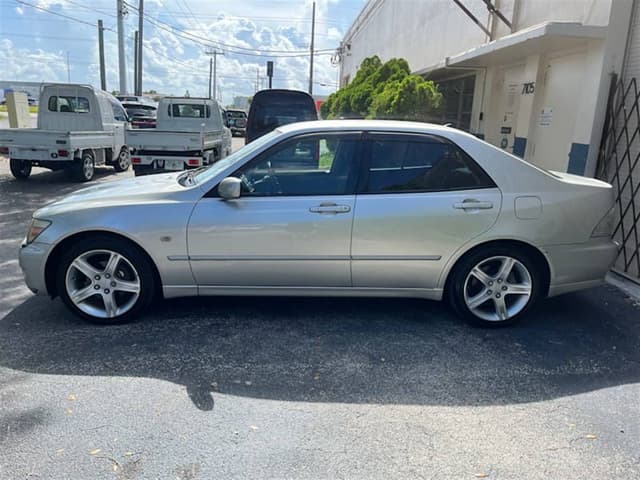 1998 Toyota Altezza JDM car for sale — photo 4 of 10