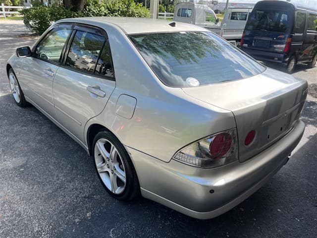 1998 Toyota Altezza JDM car for sale — photo 5 of 10