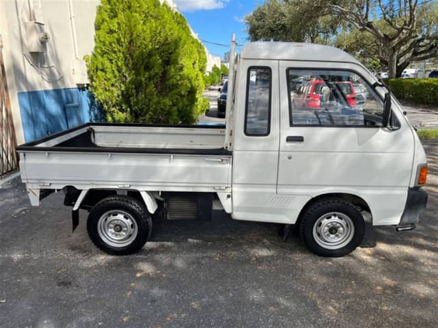 1992 Daihatsu Hijet JDM car for sale — photo 9 of 10