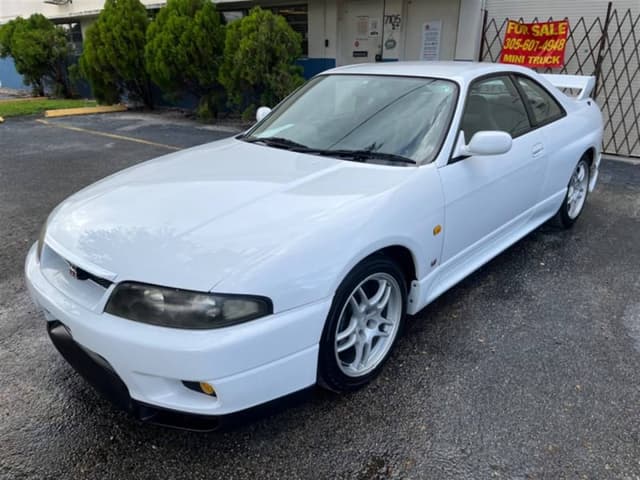 1995 Nissan Skyline JDM car for sale — photo 3 of 10