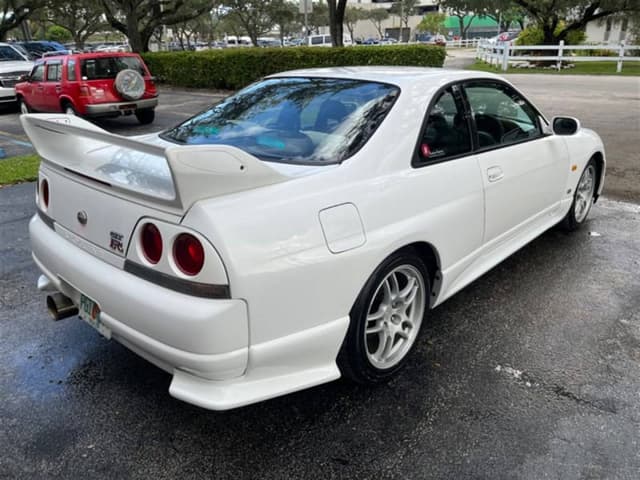 1995 Nissan Skyline JDM car for sale — photo 7 of 10
