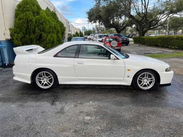 1995 Nissan Skyline JDM car for sale — photo 8 of 10