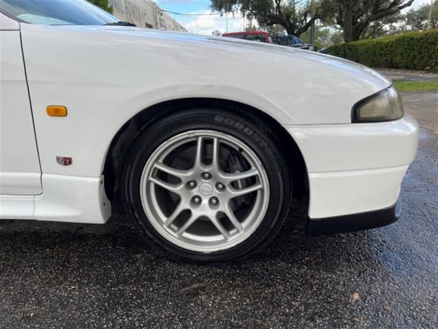 1995 Nissan Skyline JDM car for sale — photo 9 of 10