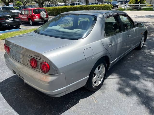 1997 Nissan Skyline JDM car for sale — photo 7 of 10
