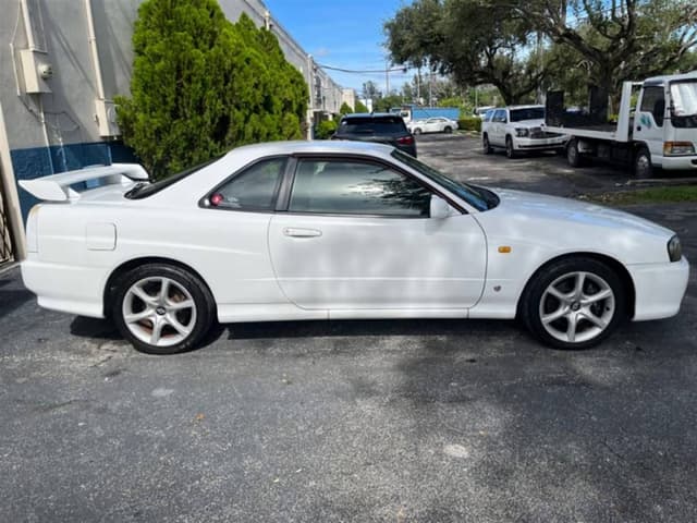 1998 Nissan Skyline JDM car for sale — photo 8 of 10