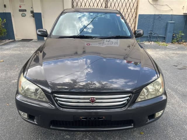 1999 Toyota Altezza JDM car for sale — photo 2 of 10