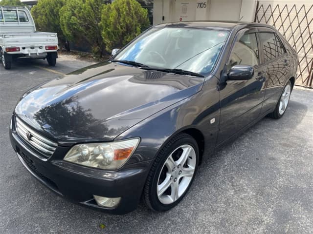 1999 Toyota Altezza JDM car for sale — photo 3 of 10