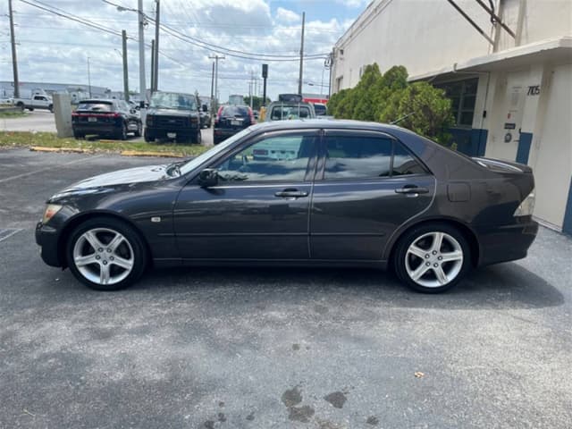 1999 Toyota Altezza JDM car for sale — photo 4 of 10