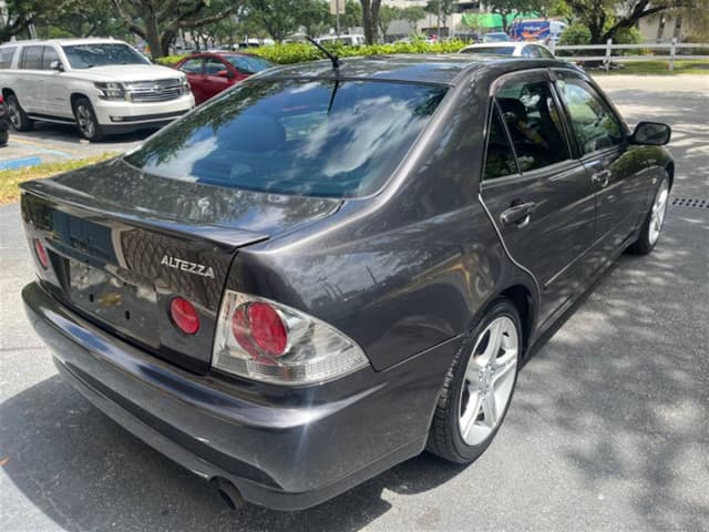 1999 Toyota Altezza JDM car for sale — photo 7 of 10