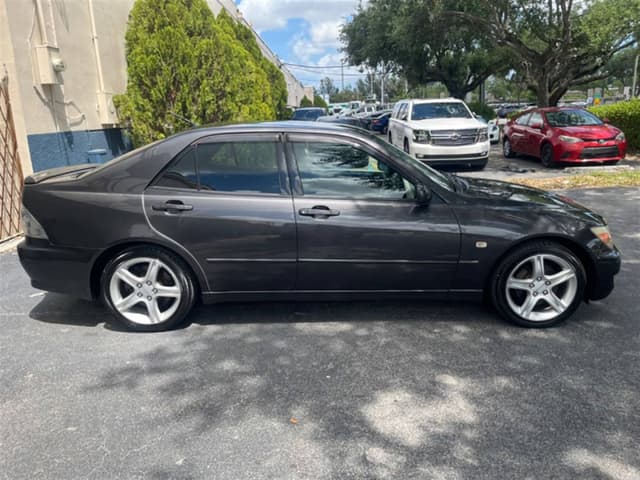 1999 Toyota Altezza JDM car for sale — photo 8 of 10