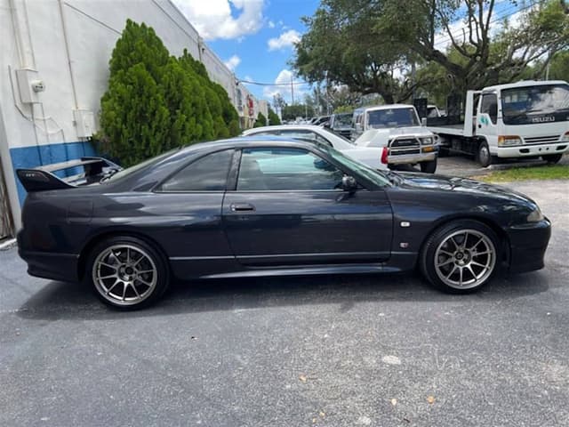 1995 Nissan Skyline JDM car for sale — photo 8 of 10