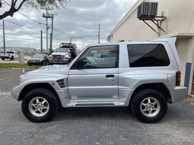 1997 Mitsubishi Pajero JDM car for sale — photo 4 of 10