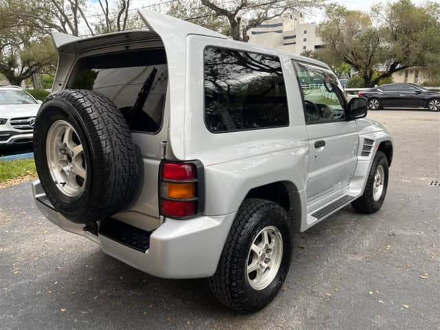 1997 Mitsubishi Pajero JDM car for sale — photo 7 of 10